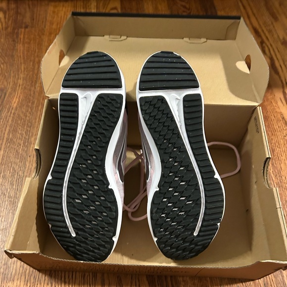 Nike Downshifter 12 - pink - size 5y - Picture 3 of 4